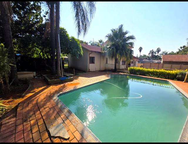 4 BEDROOM HOUSE FOR SALE IN ELDORETTE